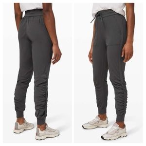 Lululemon Beyond the Studio Jogger Graphite Grey sz 16